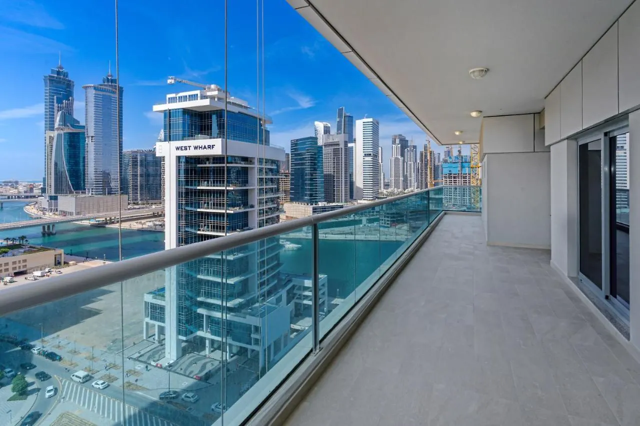 Spacious Apt I Unique I Canal View I 4 Bedrooms 01 Appartement Dubaï