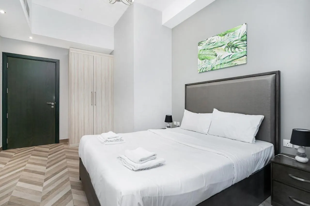 Spacious Apt I Unique I Canal View I 4 Bedrooms 01 Appartement